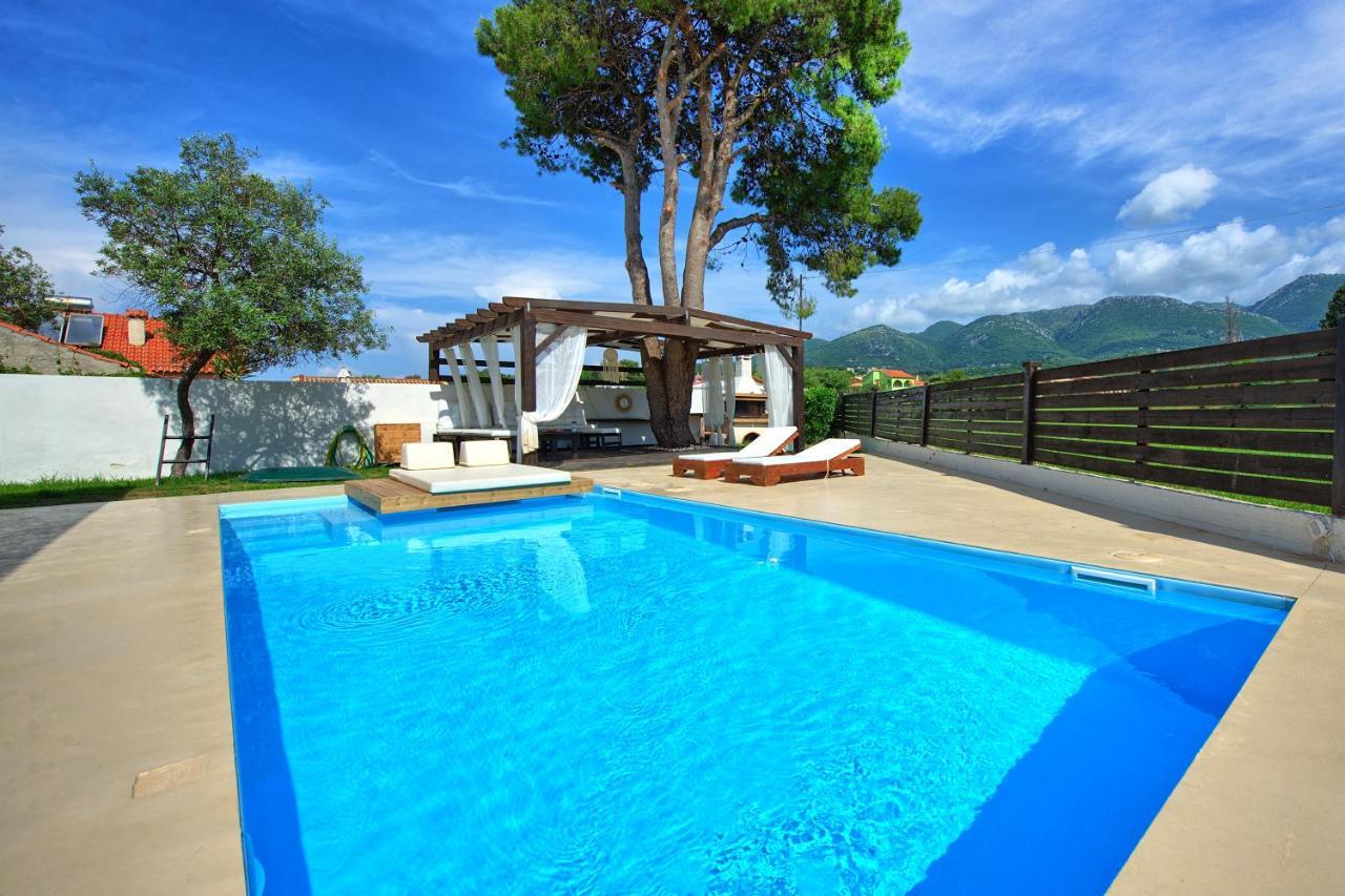 Beach Villa Christina By Posarellivillas 阿查拉维 外观 照片