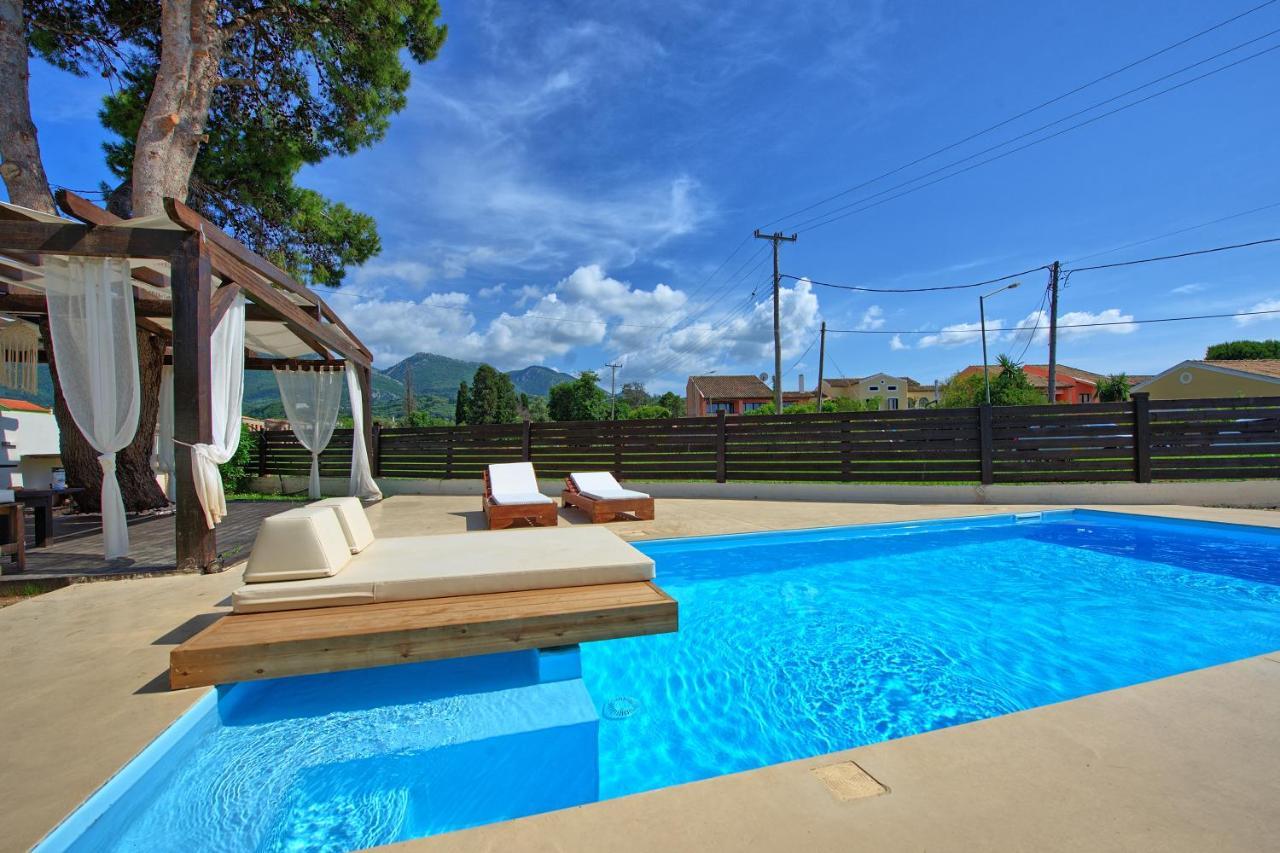 Beach Villa Christina By Posarellivillas 阿查拉维 外观 照片